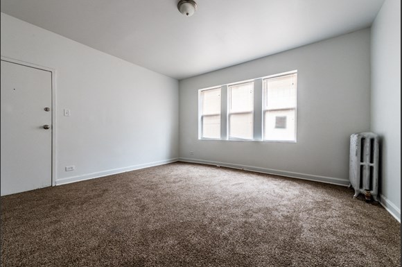 South Austin Apartments for rent in Chicago | 5125 W Madison Living Room